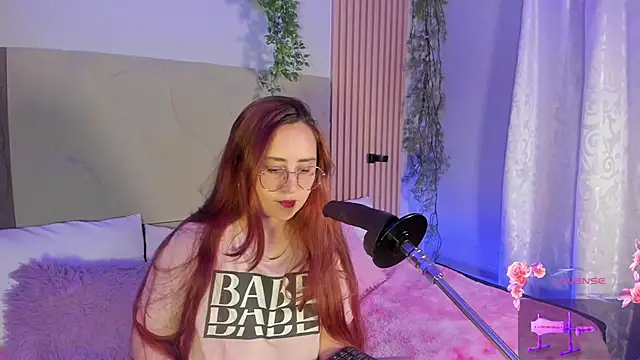 centaurigirl online show from March 4, 3:57 am