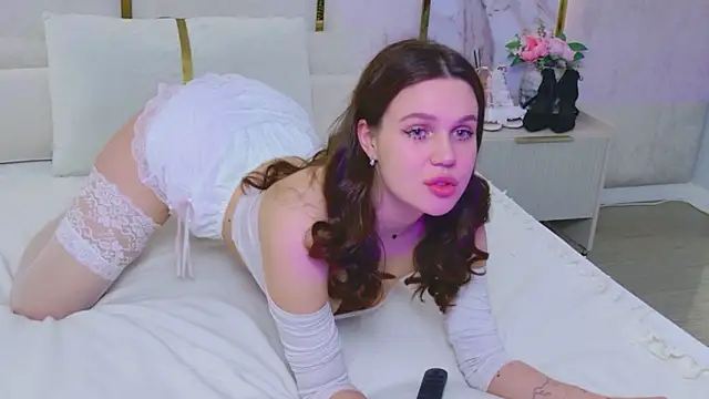 RihannaRose online show from April 14, 5:02 pm