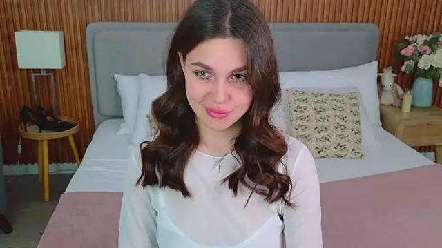 RihannaRose online show from November 18, 5:03 pm