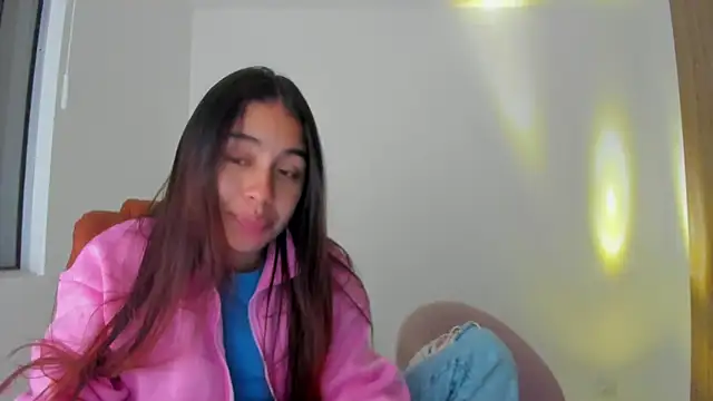 Snapshot of AriaMontgomery chatting on October 9, 4:05 am AriaMontgomery online show from October 9, 4:05 am