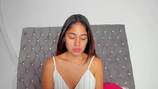 Snapshot of AriaMontgomery chatting on September 22, 1:04 am AriaMontgomery online show from September 22, 1:04 am