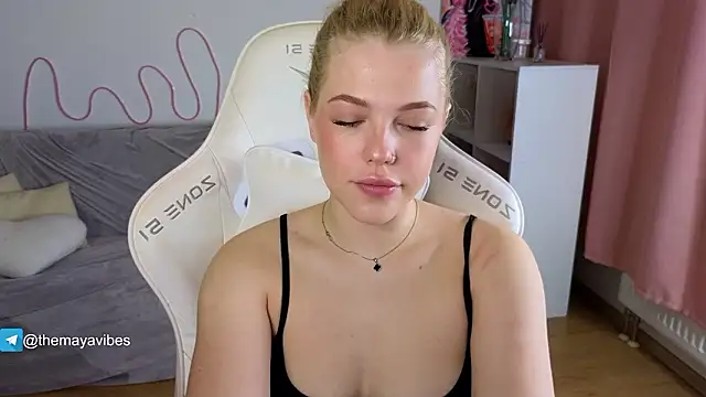 Maya Rave online show from March 2, 4:01 am