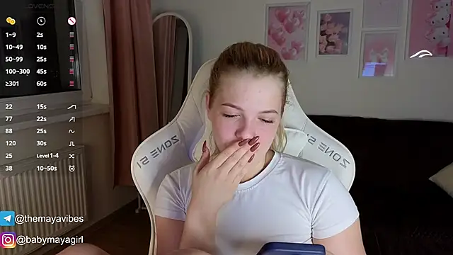 Maya Rave online show from November 24, 4:03 am