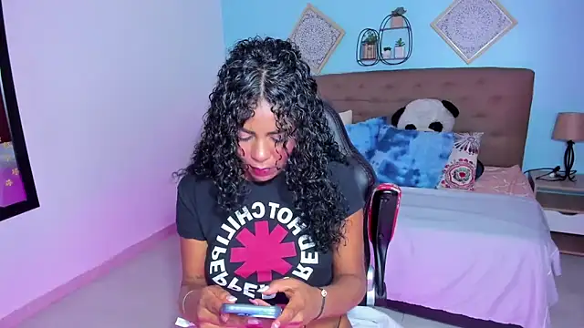 Edelaine rogers online show from March 31, 12:10 am