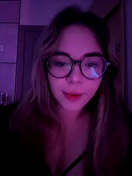 CutiePie3 online show from October 3, 8:47 pm