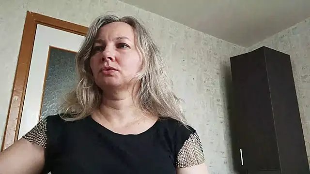 EdithManning online show from May 25, 7:07 am