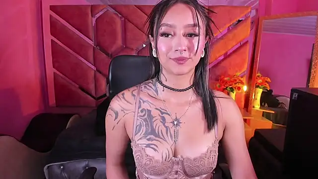 Miaa Thopmson online show from March 24, 7:52 pm