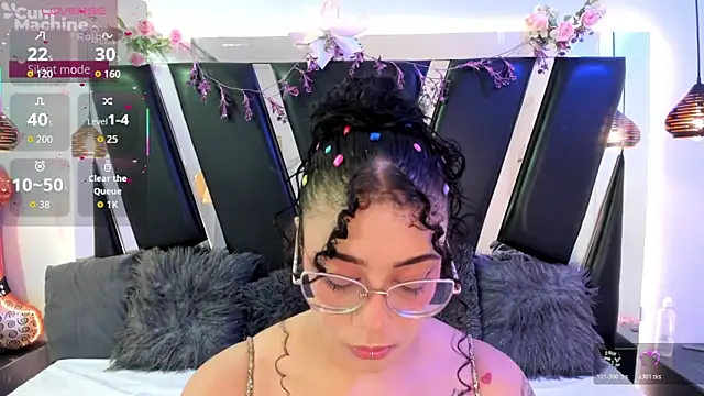 antonelllepiercee online show from February 19, 11:43 am