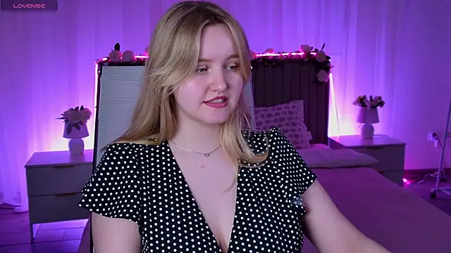 KellyPoter online show from June 4, 7:24 am