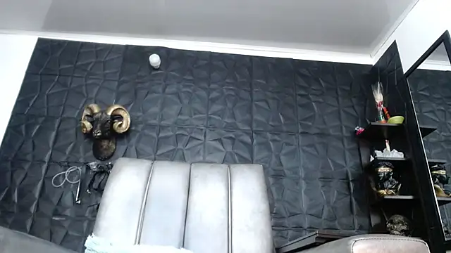 Hanna Fox 69 online show from April 11, 10:30 am