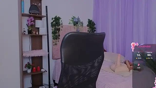 emilyrouxe online show from February 19, 2:49 pm