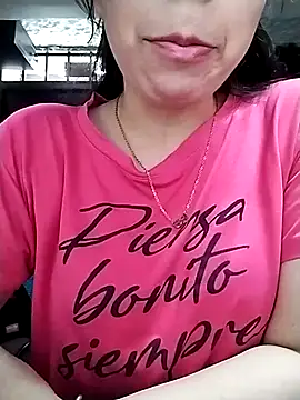 Snapshot of Lucianaferro_ chatting on September 12, 12:45 pm Lucianaferro  online show from September 12, 12:45 pm