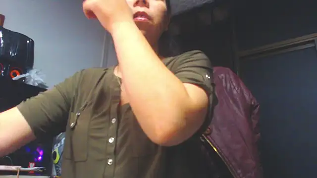 Snapshot of Lucianaferro_ chatting on November 1, 9:46 am Lucianaferro  online show from November 1, 9:46 am