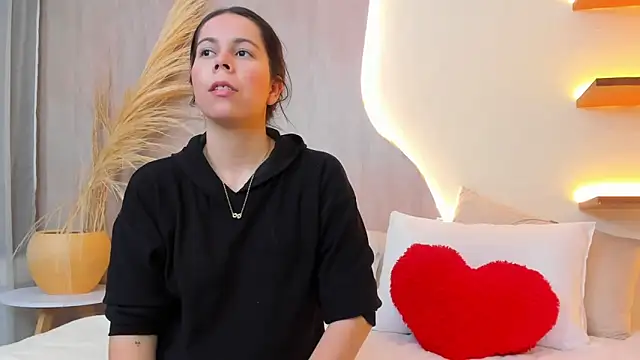 Snapshot of Lucianaferro_ chatting on September 25, 8:02 am Lucianaferro  online show from September 25, 8:02 am