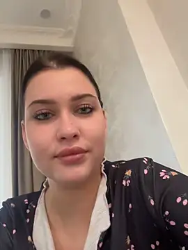 KikiWatson online show from December 19, 9:56 am