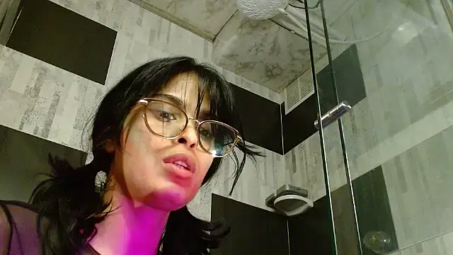 AlessiaVal  online show from April 2, 4:26 pm