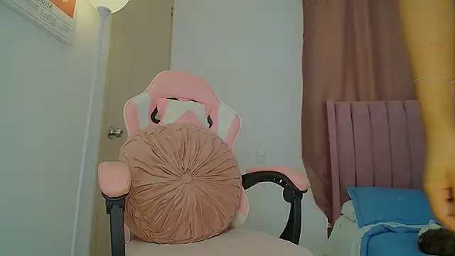 emmily forev3r online show from September 17, 6:50 pm