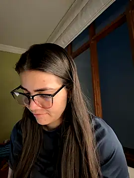 aurora divine online show from November 12, 10:52 pm