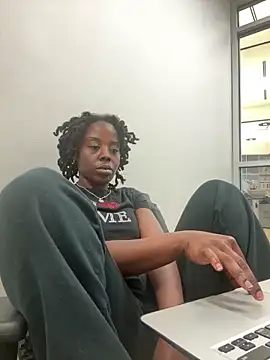 choclatepeaach online show from March 16, 4:33 pm