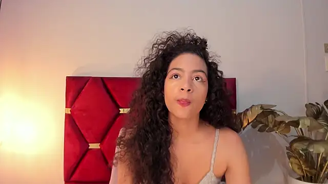 Snapshot of AntonellaHall_ chatting on October 21, 12:09 pm AntonellaHall online show from October 21, 12:09 pm