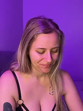 lunawolf21 online show from February 5, 7:33 am