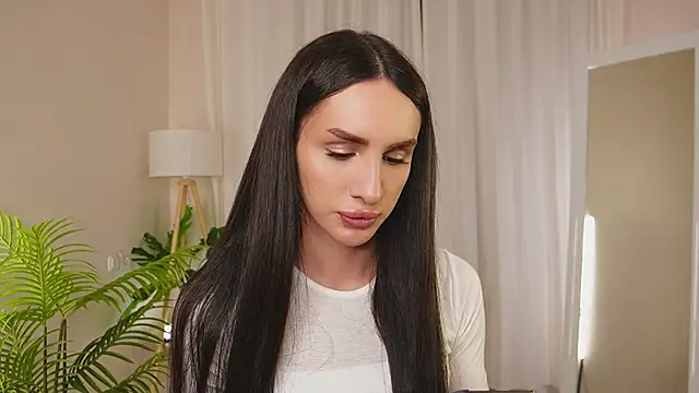 Kim Oberlin  online show from December 3, 4:09 pm