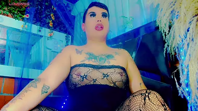 nauthyvalentina online show from April 15, 1:33 pm