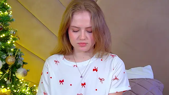 SelinSwarovski online show from December 14, 8:03 pm