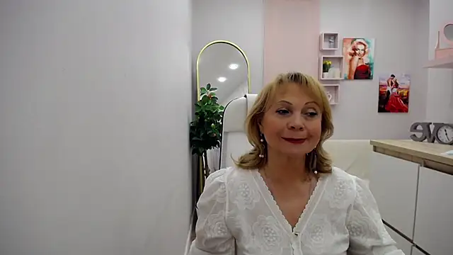 Milla Cutie18 online show from April 25, 1:41 pm