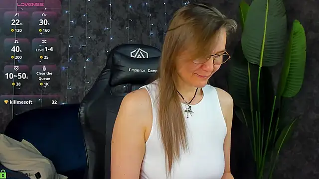 Lillian White online show from June 2, 1:06 am