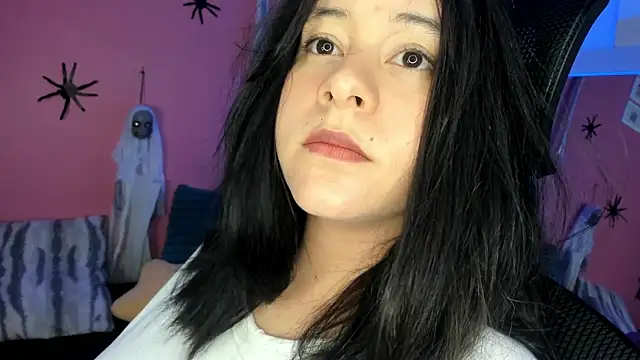 agnes 213 online show from October 30, 8:32 pm