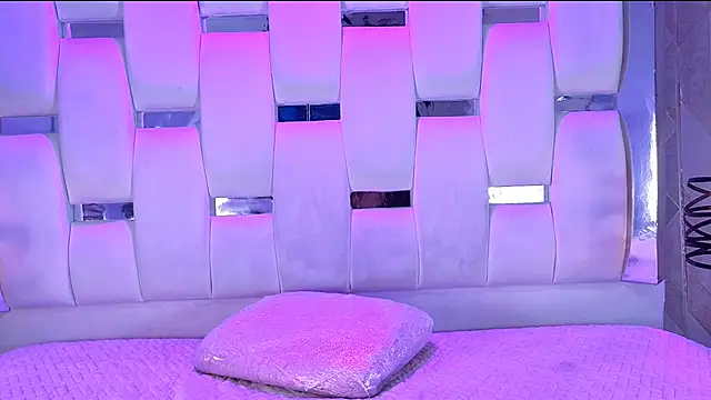 Parismorelli1 online show from December 16, 12:38 am