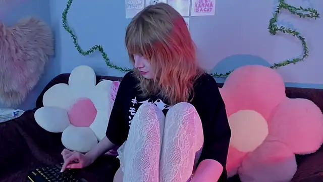 EvaStevs online show from February 15, 5:12 pm