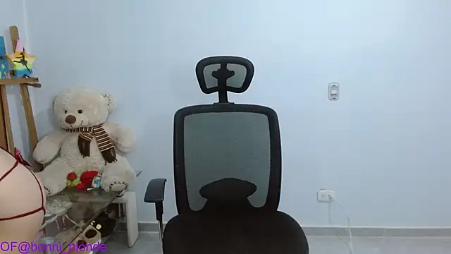 diamondGirl online show from November 17, 11:49 pm