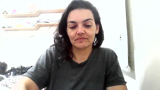 BetinaDiniz online show from November 18, 2:01 am