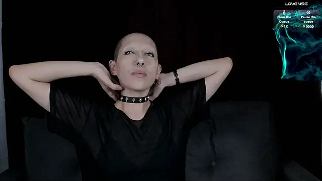 lnxmst online show from October 11, 9:39 pm