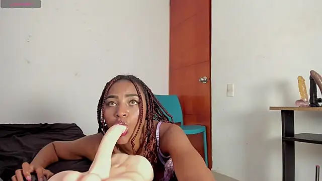 Zoey Donovan online show from March 13, 10:11 pm