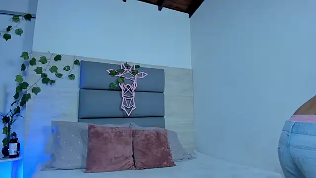 AshleyHill2 online show from November 17, 3:40 am