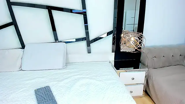 AriannaRussell  online show from February 3, 3:17 pm