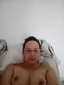 nicolle milf1978 online show from May 29, 12:47 pm