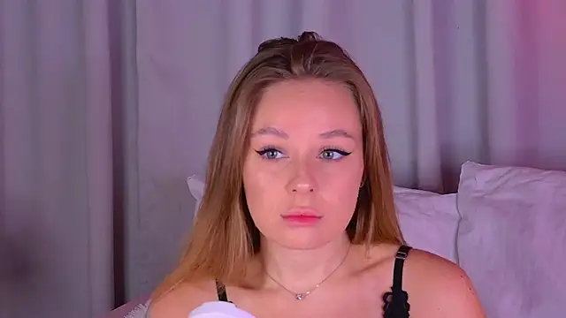 BeatriceEsmont online show from November 2, 7:50 pm