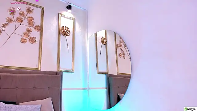 amandalee01 online show from March 24, 9:20 pm