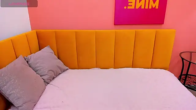 marie reyes  online show from February 2, 1:59 am