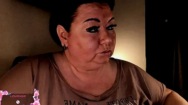 SexxyDreams1 online show from September 14, 5:38 am