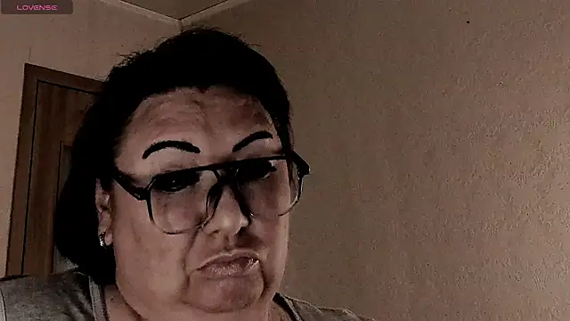 SexxyDreams1 online show from April 4, 2:10 am