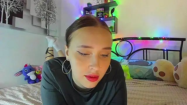 LinaTruly online show from March 13, 10:11 pm