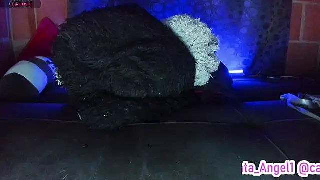 Cata-angel online show from March 21, 10:15 pm