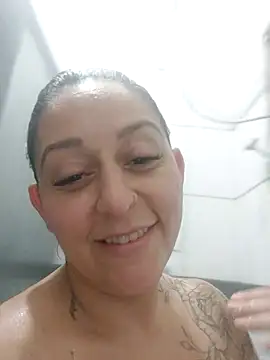 baixinhaloira online show from November 6, 3:45 am