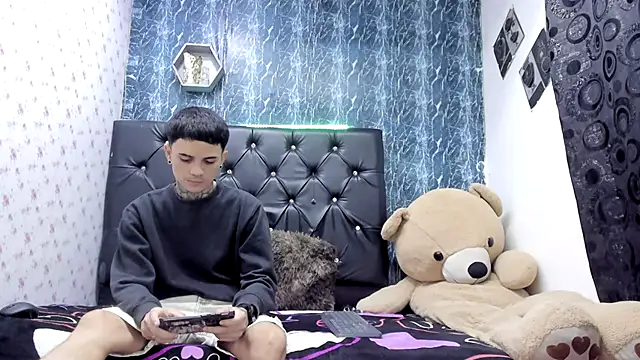 exotic hot couple online show from February 18, 10:53 pm