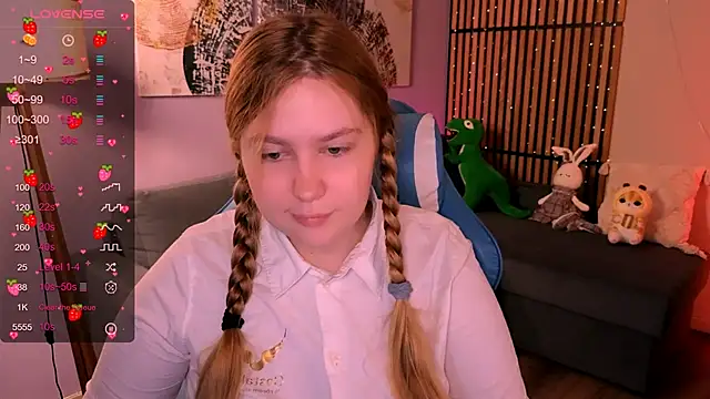 Ellie Wellie online show from September 19, 8:19 pm